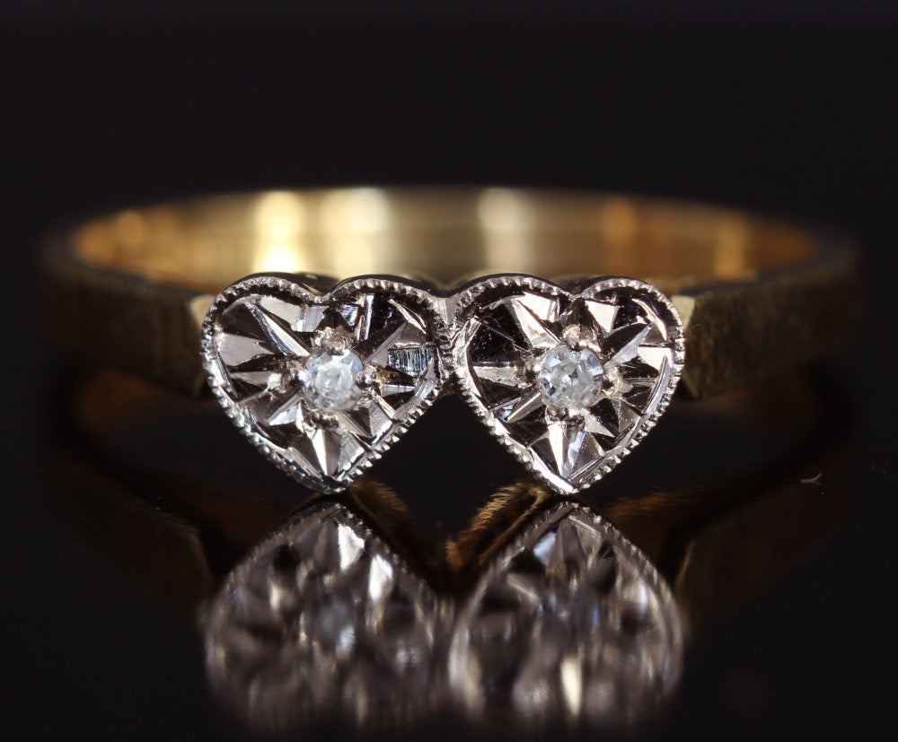 Vintage Diamond sweetheart Ring in 18k Gold - fk gems