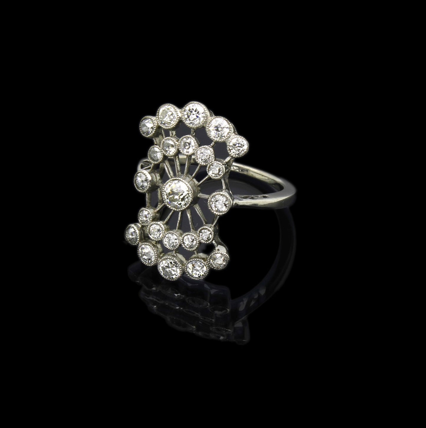 Vintage Edwardian Diamond Ring in Platinum c1901-1910
