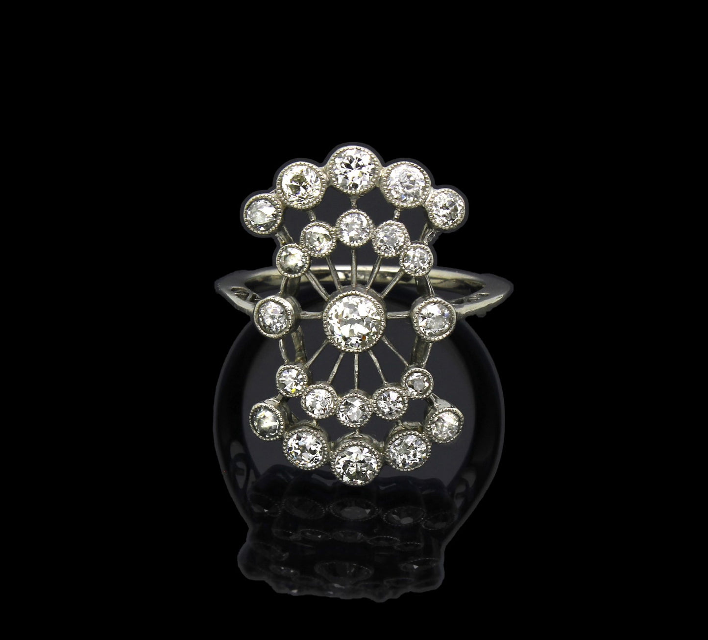 Vintage Edwardian Diamond Ring in Platinum c1901-1910