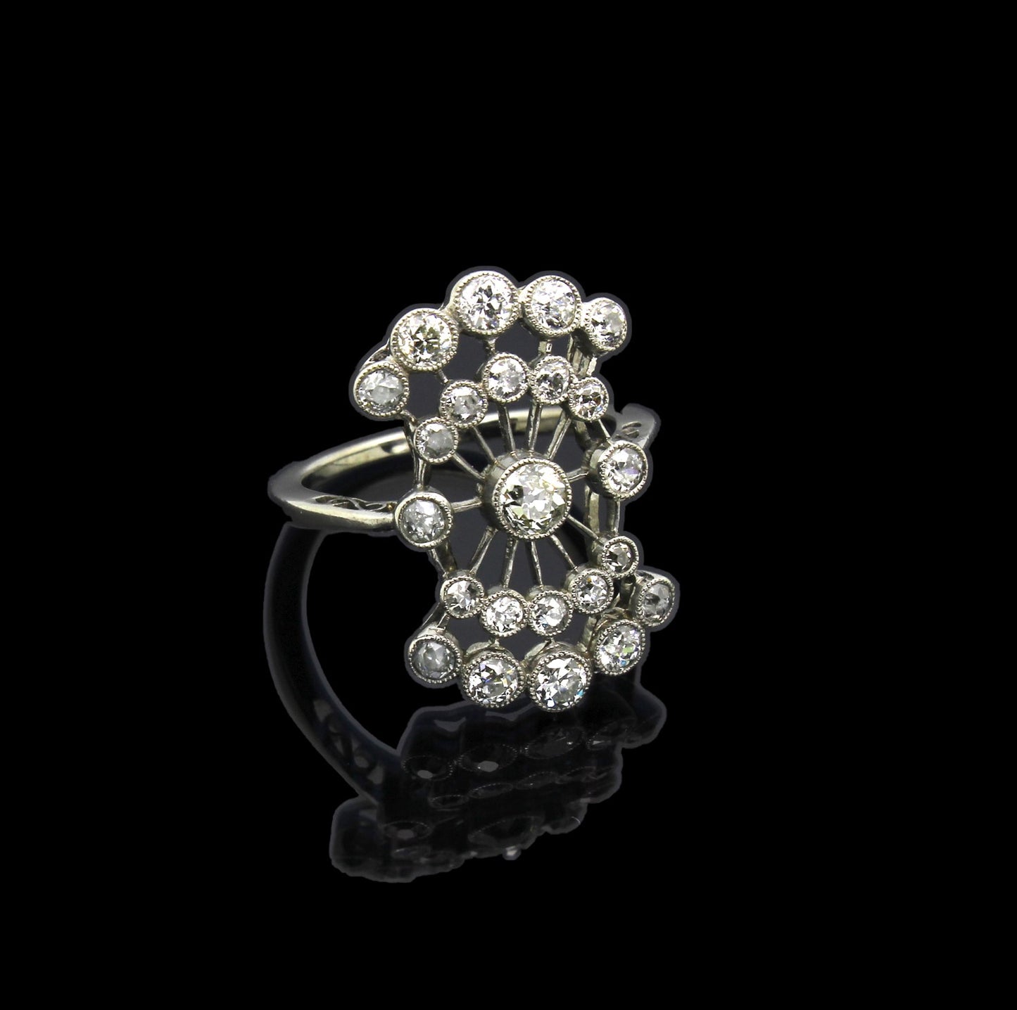 Vintage Edwardian Diamond Ring in Platinum c1901-1910
