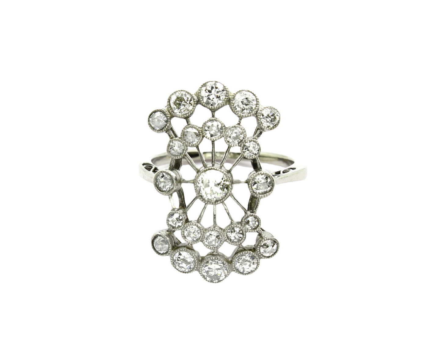 Vintage Edwardian Diamond Ring in Platinum c1901-1910