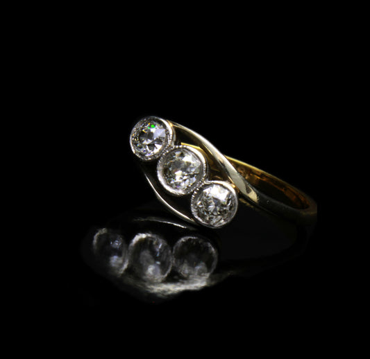 Fabulous Vintage Diamond Engagement Ring in 18K Yellow and White Gold, A Stunning Vintage Gem, Size 8 (US) or P1/2 (UK)