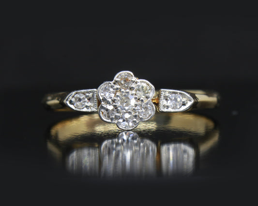 Edwardian Diamond daisy Engagement Ring in 18K Yellow Gold and Old Cut Diamonds