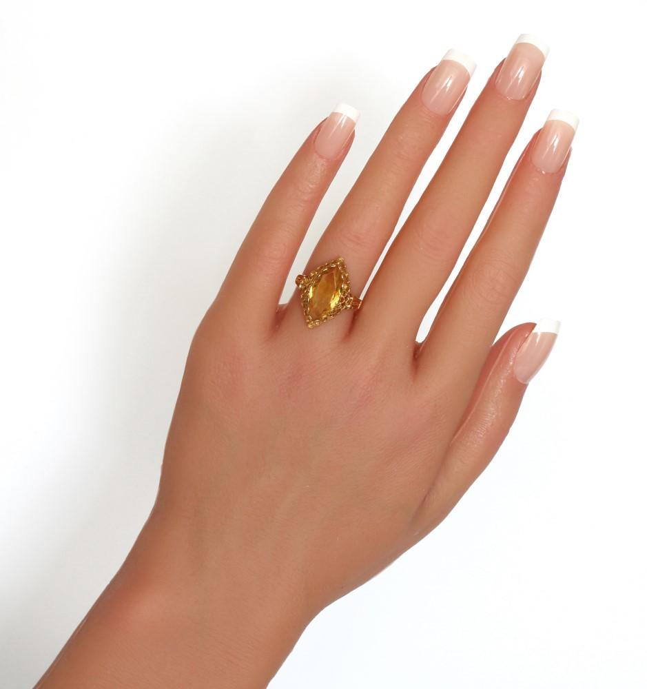 Vintage Citrine Cocktail Ring in 18K Gold