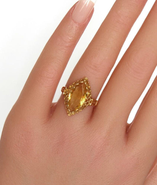 Vintage Citrine Cocktail Ring in 18K Gold