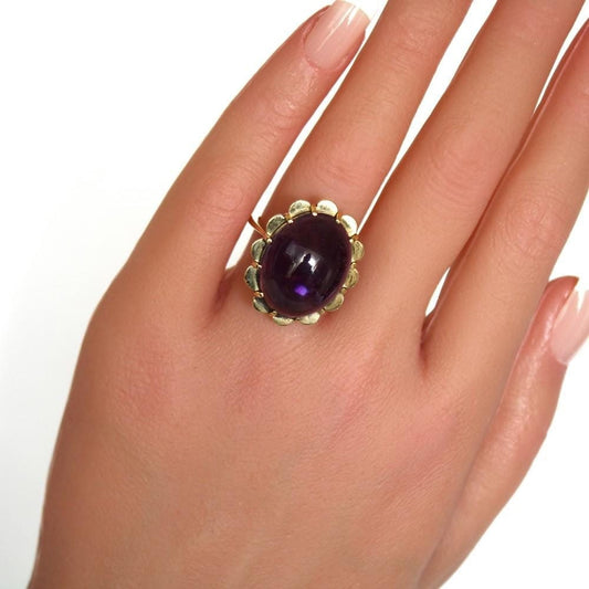 Vintage 18k Gold Amethyst Cocktail Ring, Large 17 carat Stone, size 6.5 US (N UK)